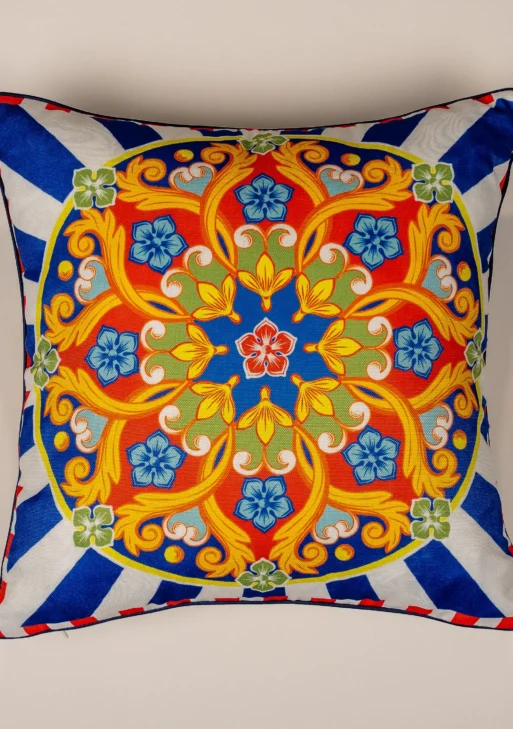 Mavi Kırmızı Çiçek Desenli Kırlent Kılıfı