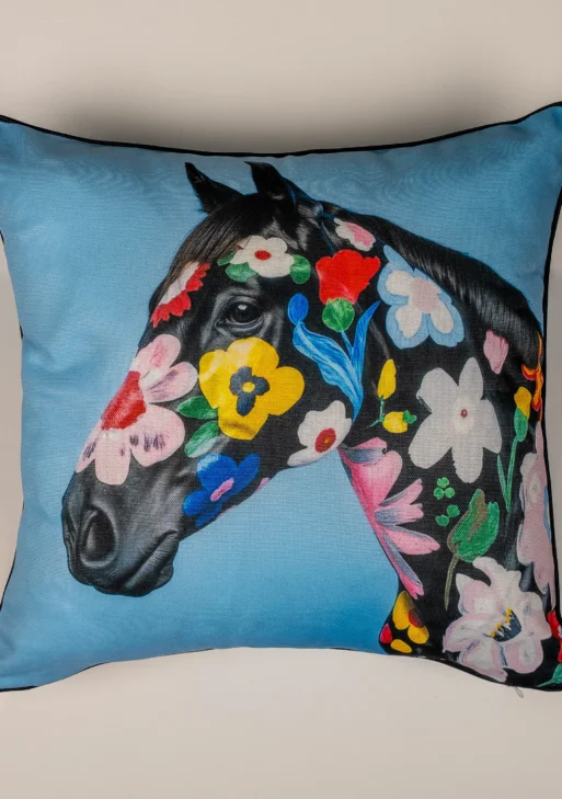 Çiçekli At Desenli Kırlent Kılıfı